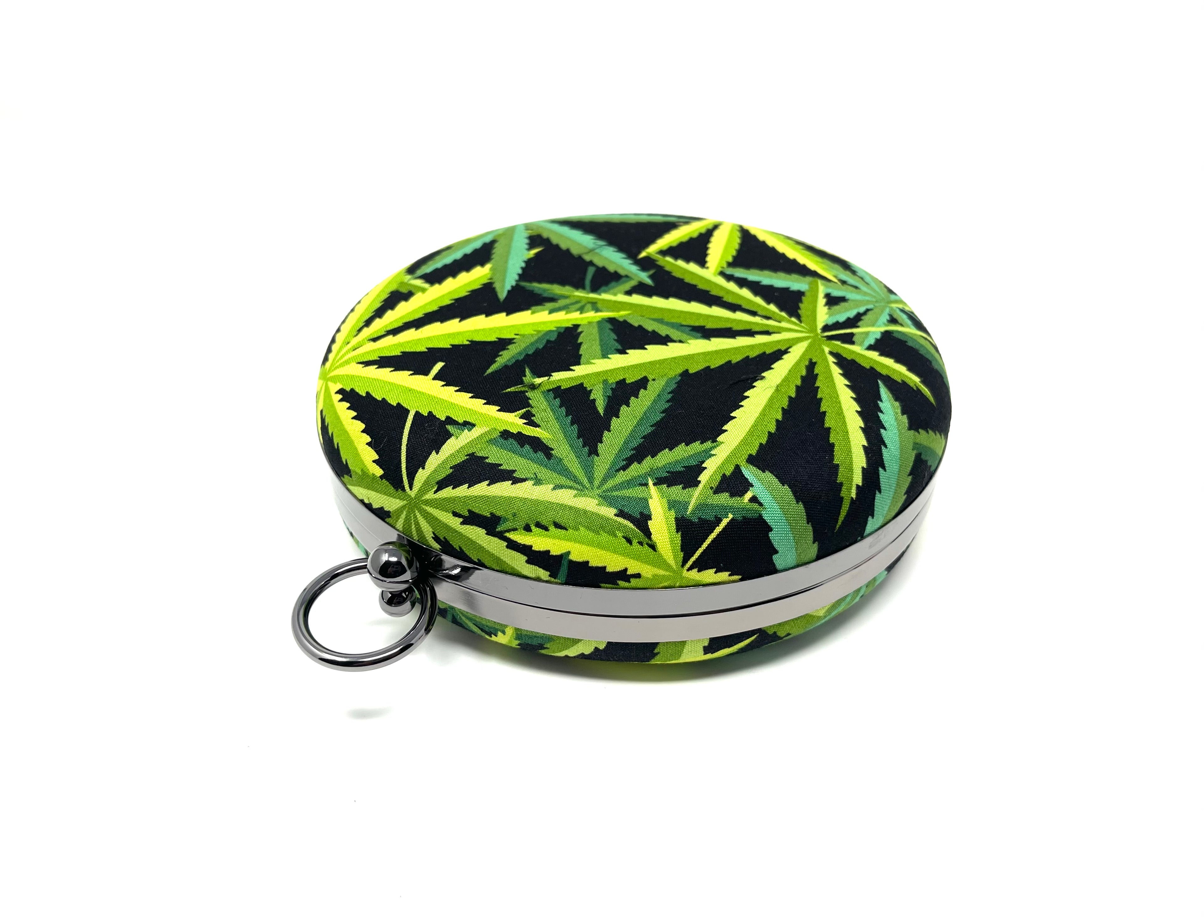 Green n Black Leaf Round